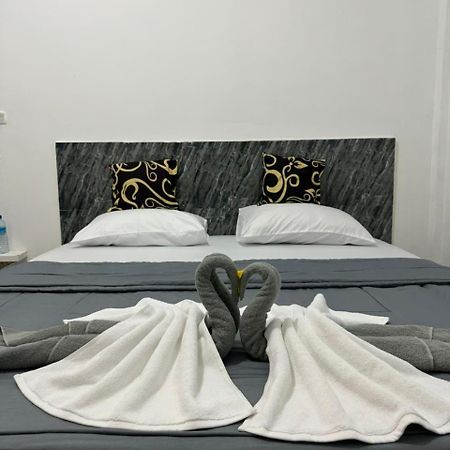 Black Sweet Homestay Dua Gili Air Exterior photo