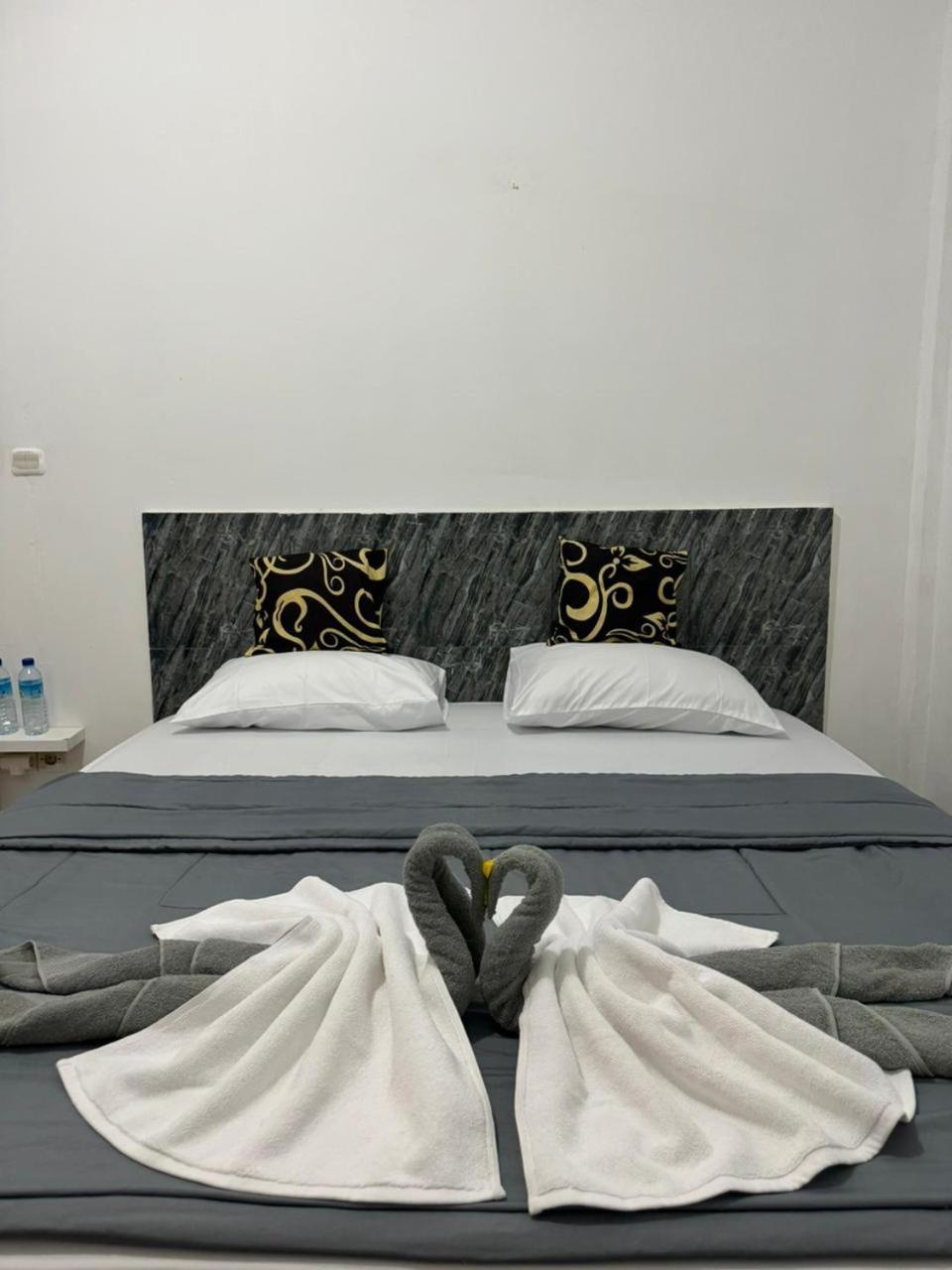 Black Sweet Homestay Dua Gili Air Exterior photo