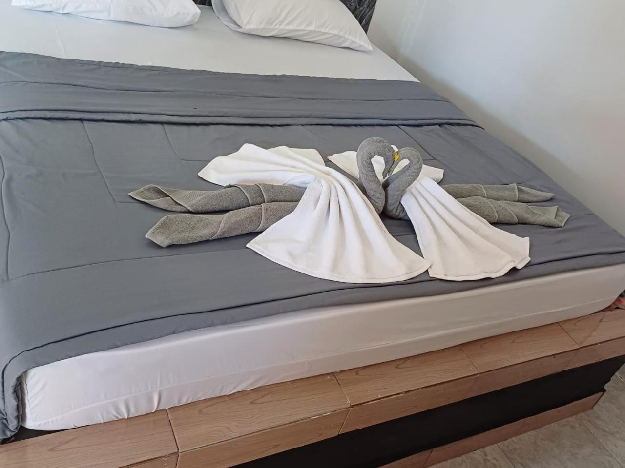 Black Sweet Homestay Dua Gili Air Exterior photo