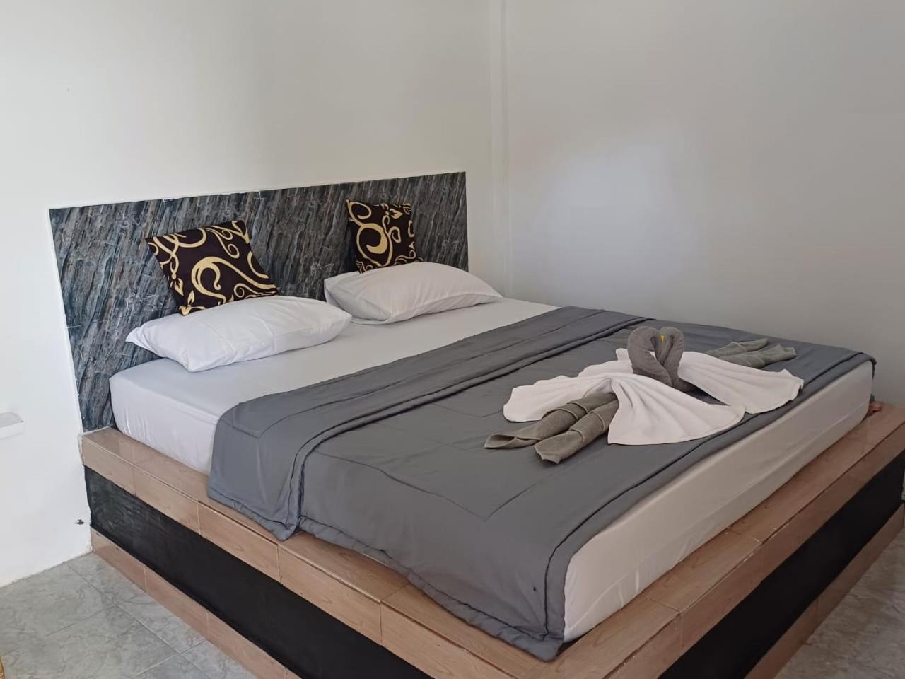 Black Sweet Homestay Dua Gili Air Exterior photo
