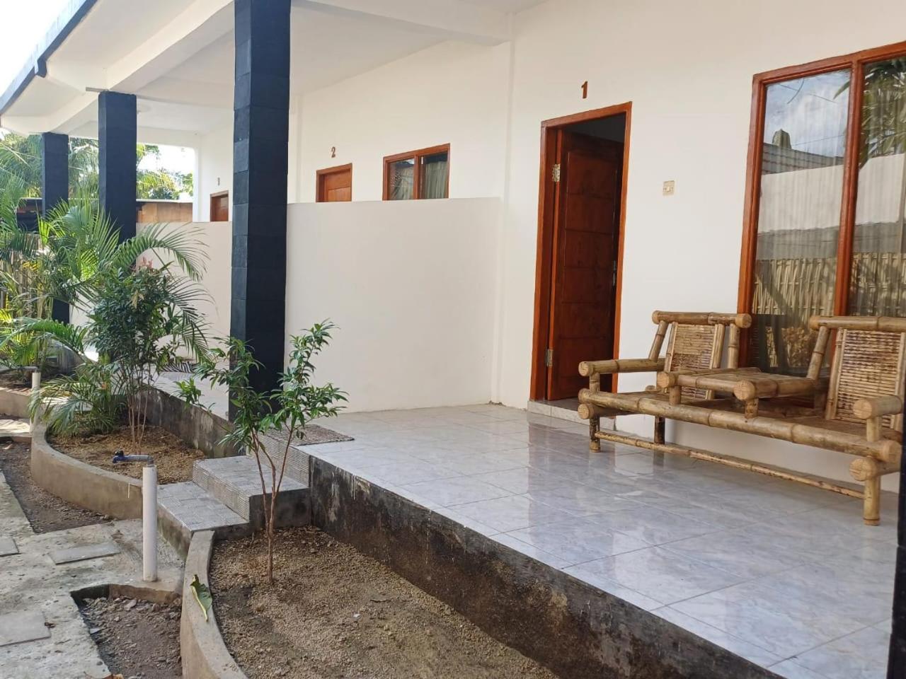 Black Sweet Homestay Dua Gili Air Exterior photo