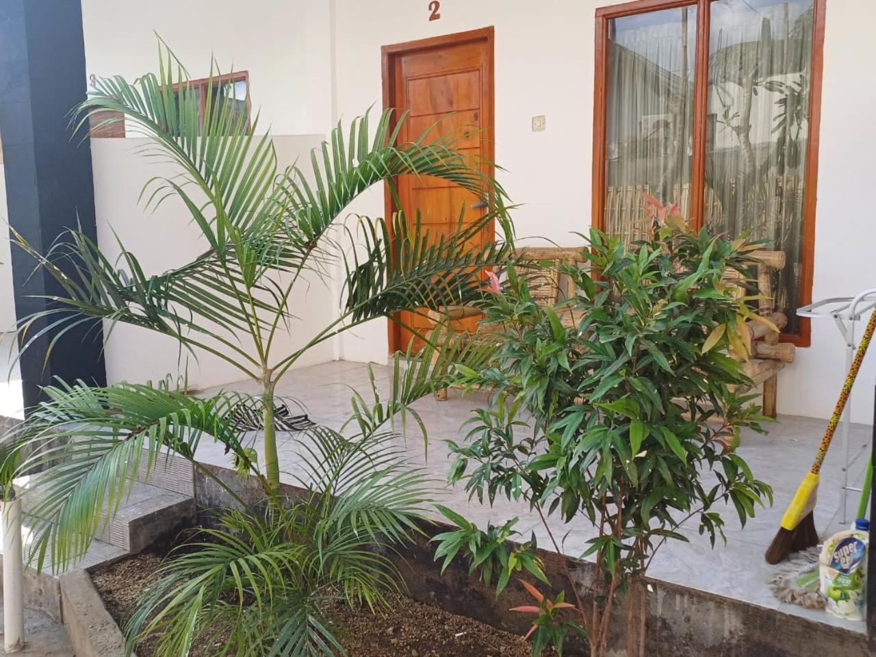Black Sweet Homestay Dua Gili Air Exterior photo